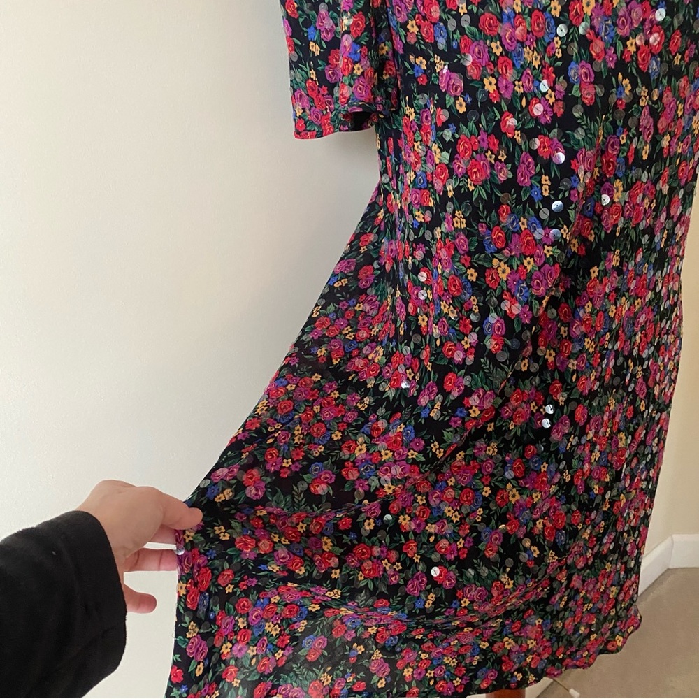 Liz Claiborne floral flowy dress with clear sequins Size 8 - Picture 2 of 10